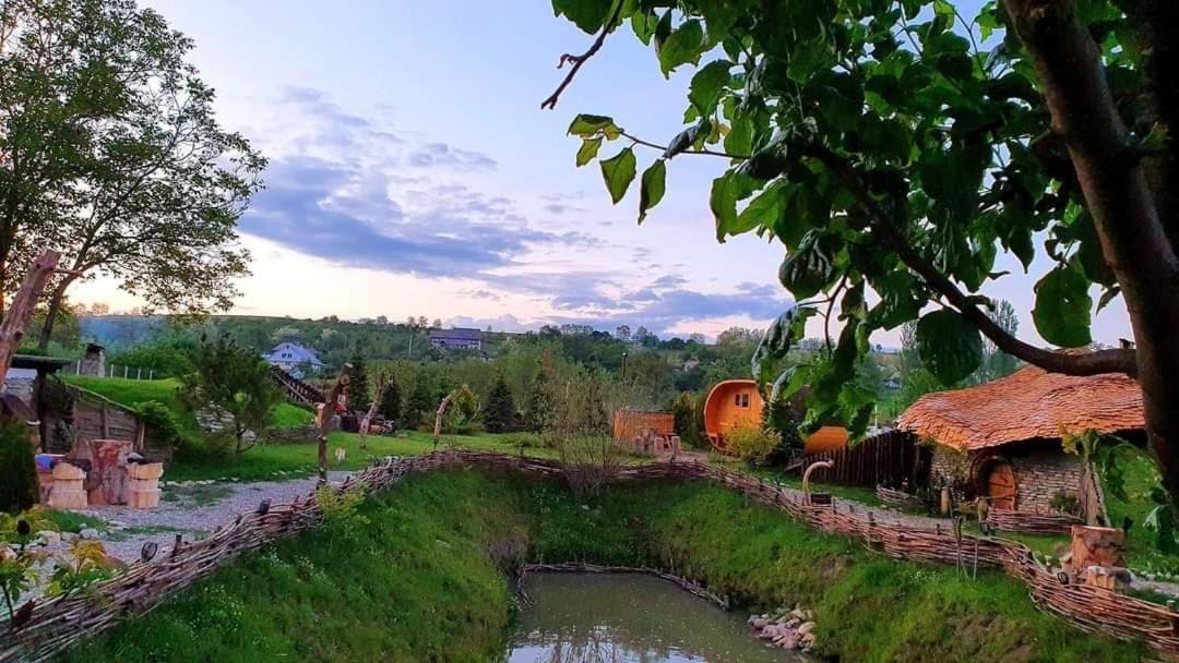 Hotel Valea Celor Doisprezece Piriu Dobreni Zewnętrze zdjęcie