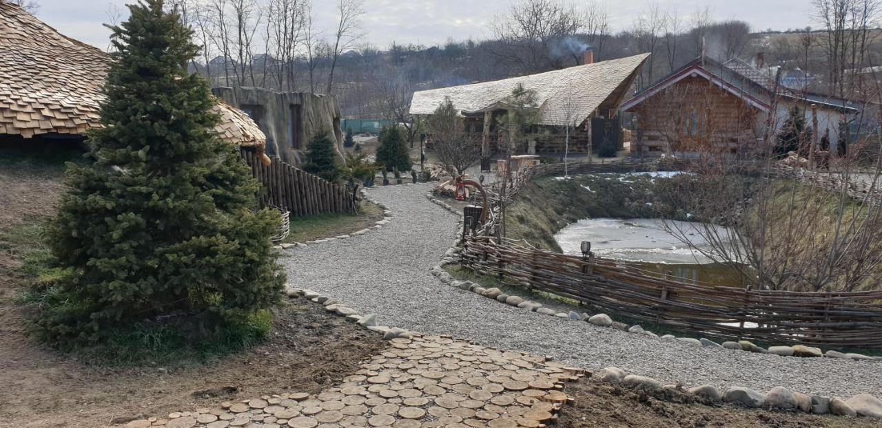 Hotel Valea Celor Doisprezece Piriu Dobreni Zewnętrze zdjęcie